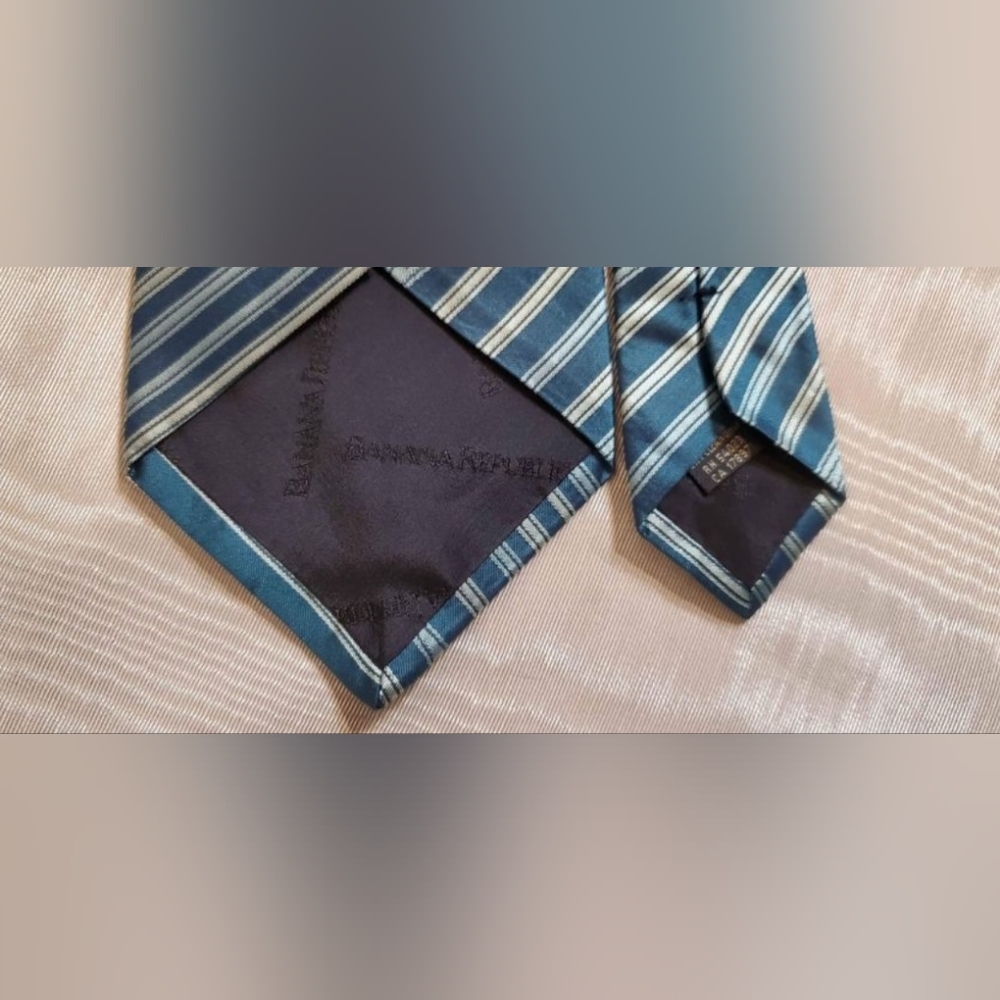 Banana Republic Midnight Green Stripe Silk Tie Made in Italy RN 54023 CA 17897 - Picture 4 of 7